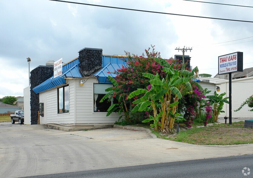 More Photos Of 11318 Perrin Beitel Rd, San Antonio Restaurant For Sale