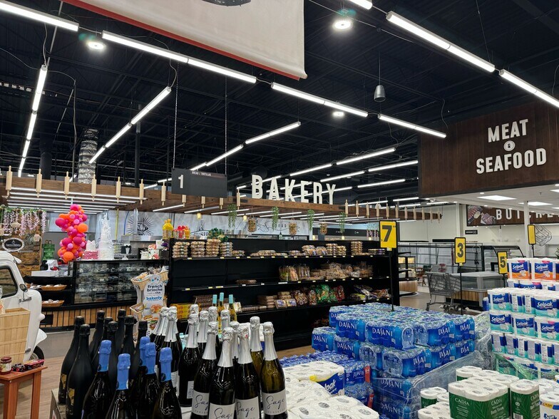 More Photos Of 4603 Sienna Pky, Missouri City Supermarket For Lease