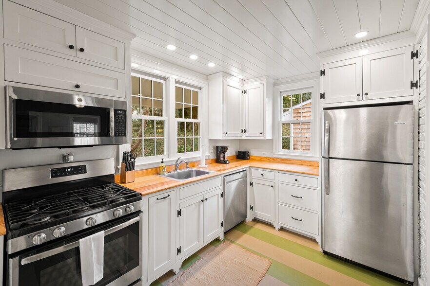 More Photos Of 3500 Sunset Lodge Ct, Charlottesville Hotel For Sale