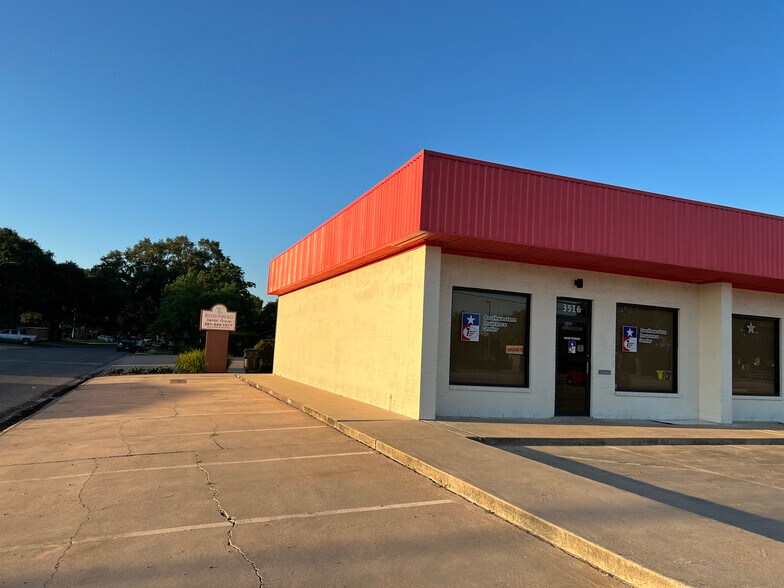 More Photos Of 3512 Avenue I, Rosenberg Office For Lease