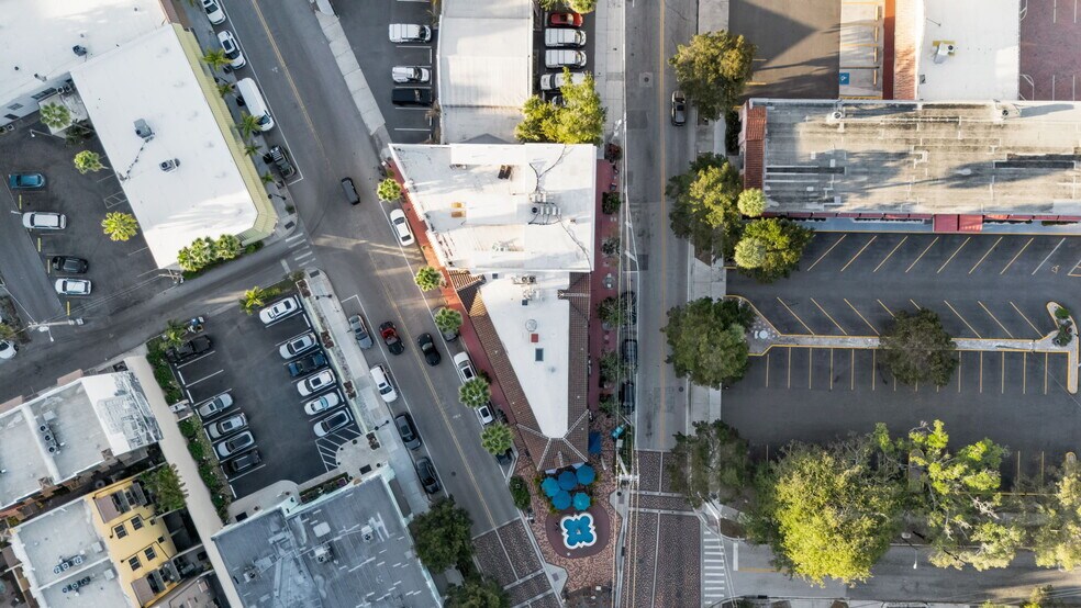 More Photos Of 530-536 S Pineapple Ave, Sarasota Storefront Retail Residential For Sale
