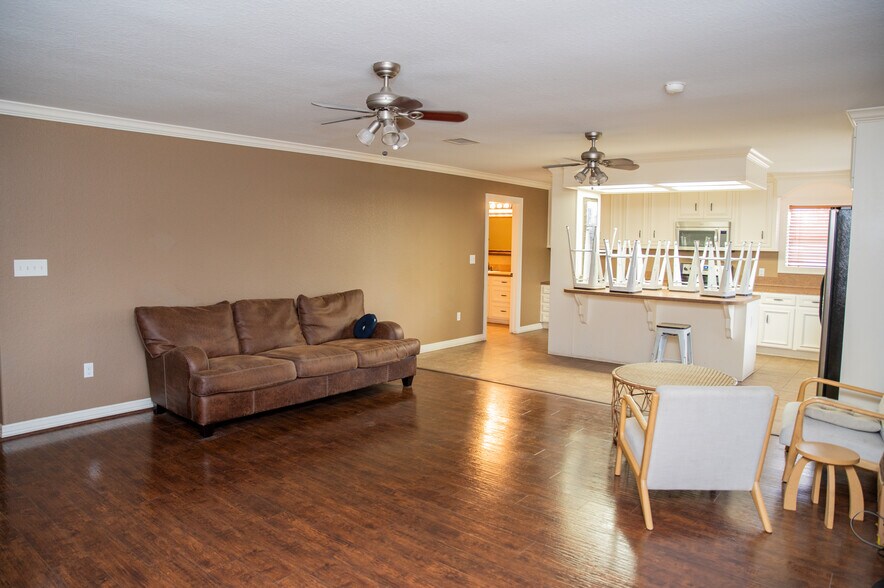 More Photos Of 11066 Highway 242, Conroe Warehouse For Sale