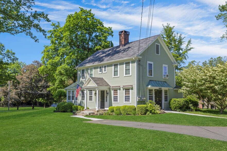 More Photos Of 1038-1056 Main St S, Woodbury Apartments For Sale