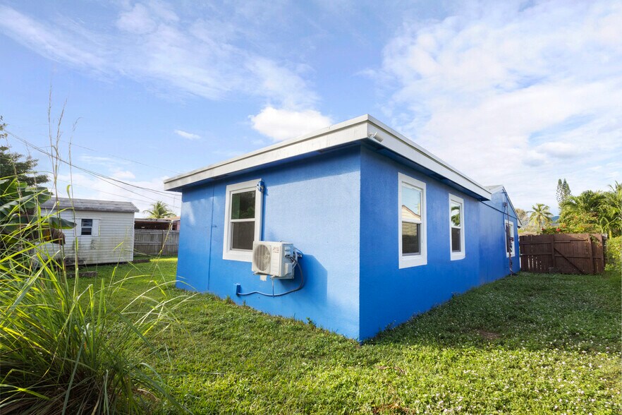 More Photos Of 1510 SW 68th Ter, North Lauderdale Healthcare For Sale