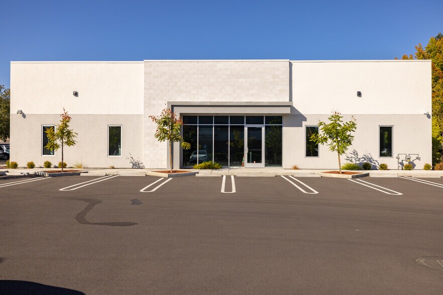 More Photos Of 1623 Santa Clara Dr, Roseville Medical For Lease