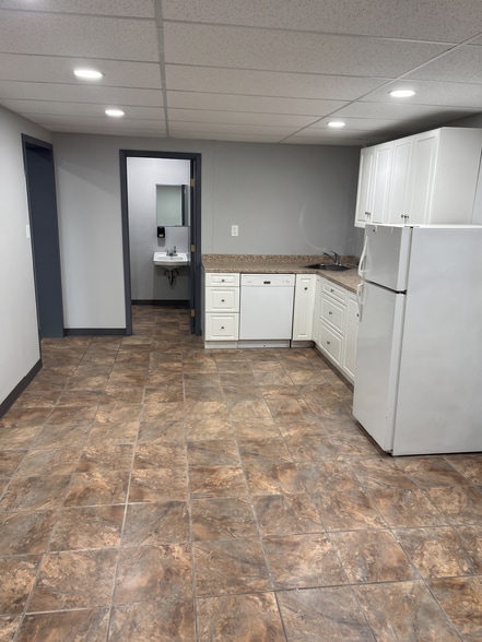 More Photos Of 176 Kaska Rd, Sherwood Park Flex For Lease
