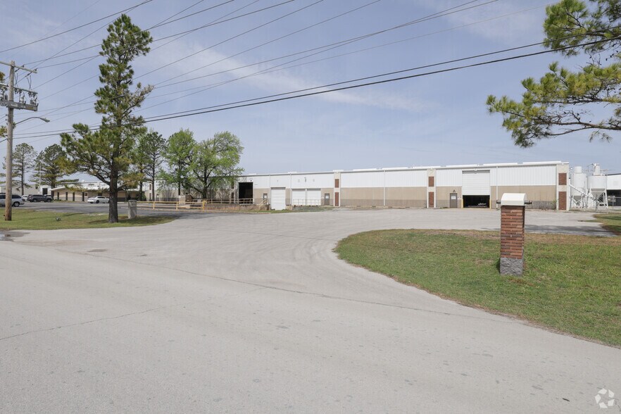 More Photos Of 8635 W 21st St, Sand Springs Warehouse For Sale