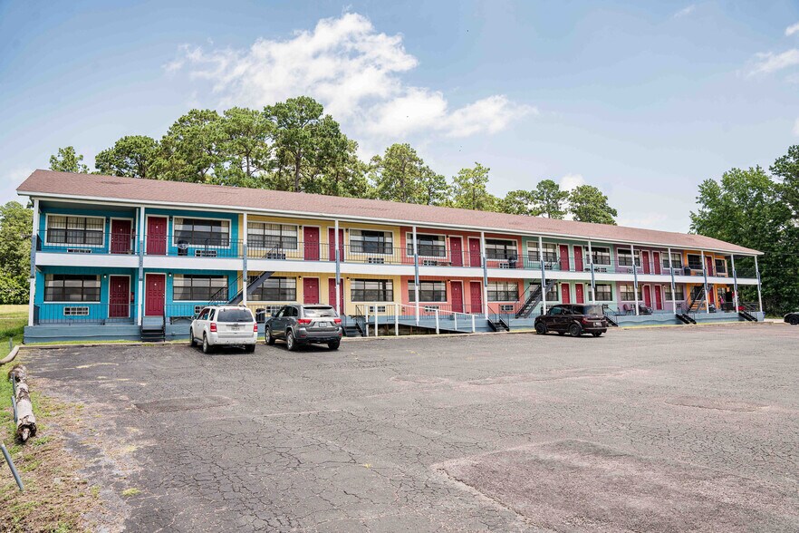 More Photos Of 371 Navaho Trl, Onalaska Hotel For Sale