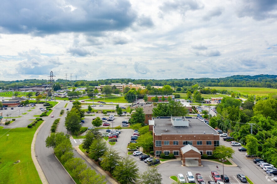 More Photos Of 107 Glen Oak Blvd, Hendersonville Medical For Lease