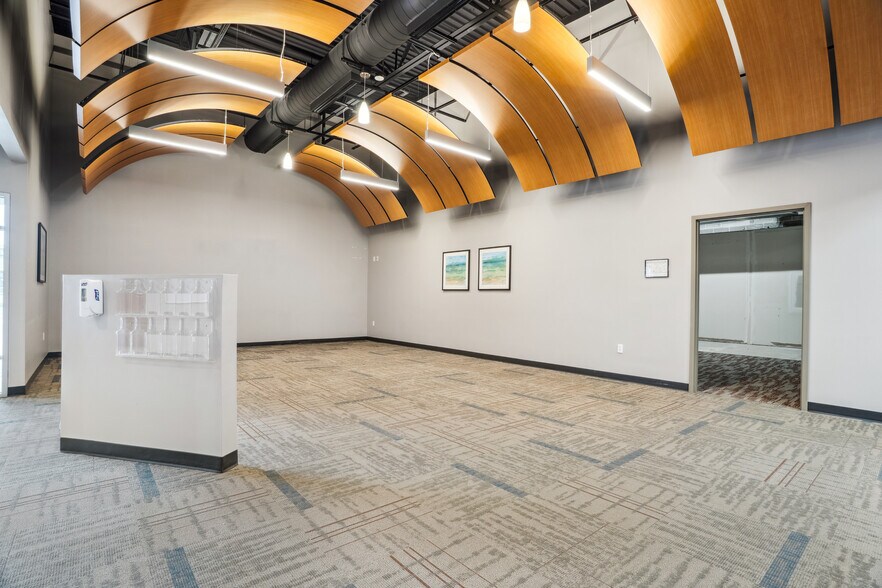 More Photos Of 1414 Main St, Keokuk Office For Sale