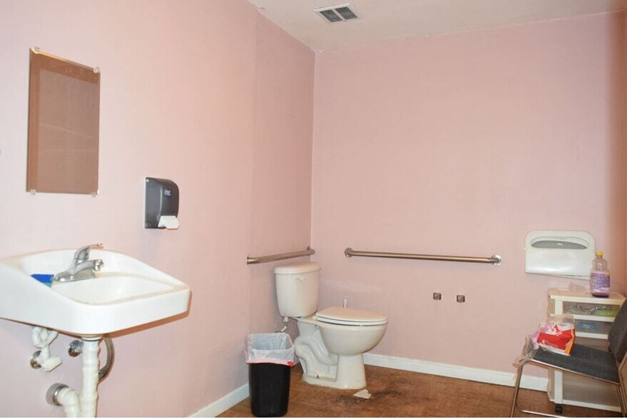 More Photos Of 3579 Gage Ave, Bell Medical For Sale