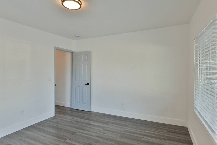 More Photos Of 6221 Corona Ave, Bell Apartments For Sale