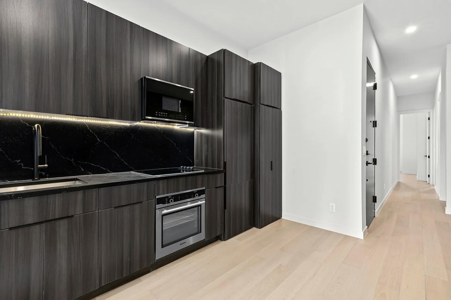 More Photos Of 408 W 46th St, New York Apartments For Sale