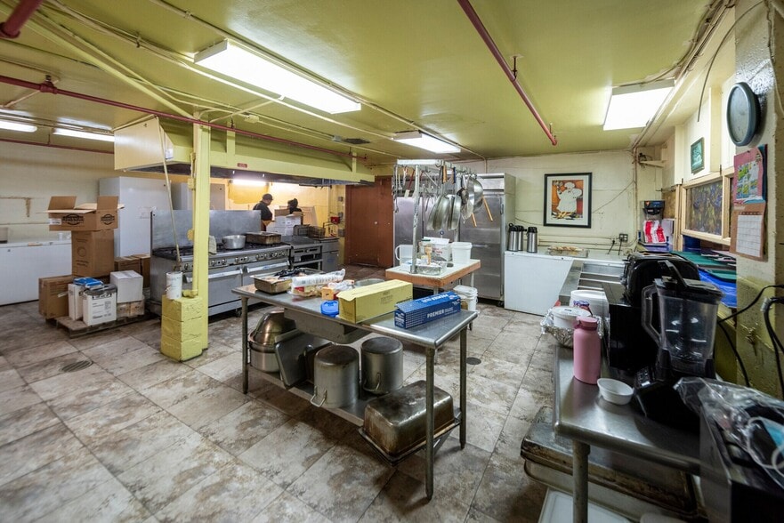 More Photos Of 2001 Polk St, Hollywood Healthcare For Sale