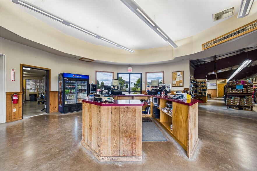 More Photos Of 1593 Market St, Ferndale General Retail For Sale