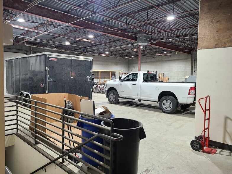 More Photos Of 5001 S Commerce Dr, Murray Warehouse For Lease