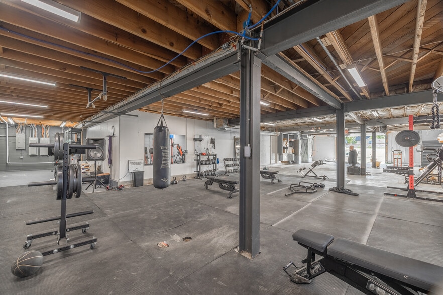 More Photos Of 107 Cherry St, Wright City Flex For Lease