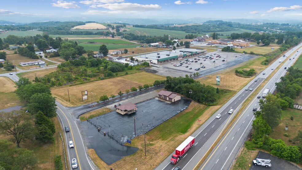 More Photos Of 123 Crossroads Rd, Scottdale Light Distribution For Sale