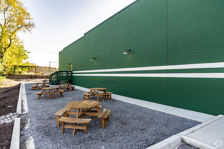 More Photos Of 614 18th Ave N, Nashville Restaurant For Lease