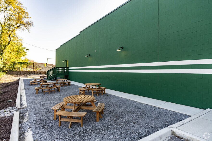 More Photos Of 614 18th Ave N, Nashville Restaurant For Lease