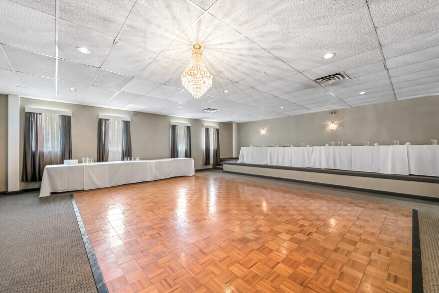 More Photos Of 9494 Riverton Rd, Bangor Restaurant For Sale