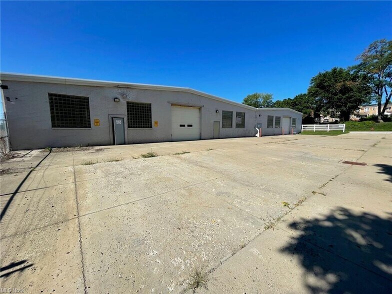 More Photos Of 1515 Franklin Ave, Toronto Industrial For Lease