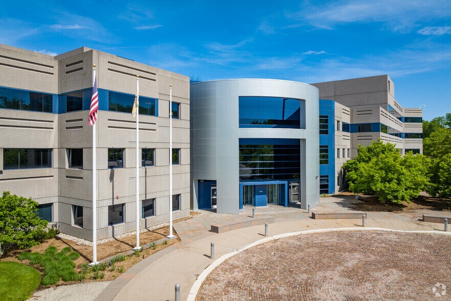 Primary Photo Of 105 Eisenhower Pky, Roseland Medical For Lease