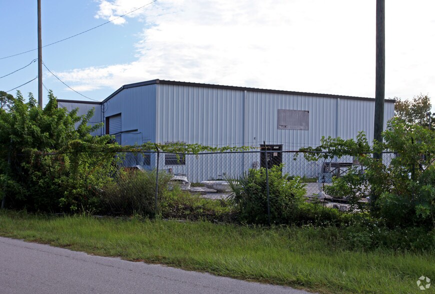 More Photos Of 18715 Colonial Dr, Orlando Warehouse For Lease