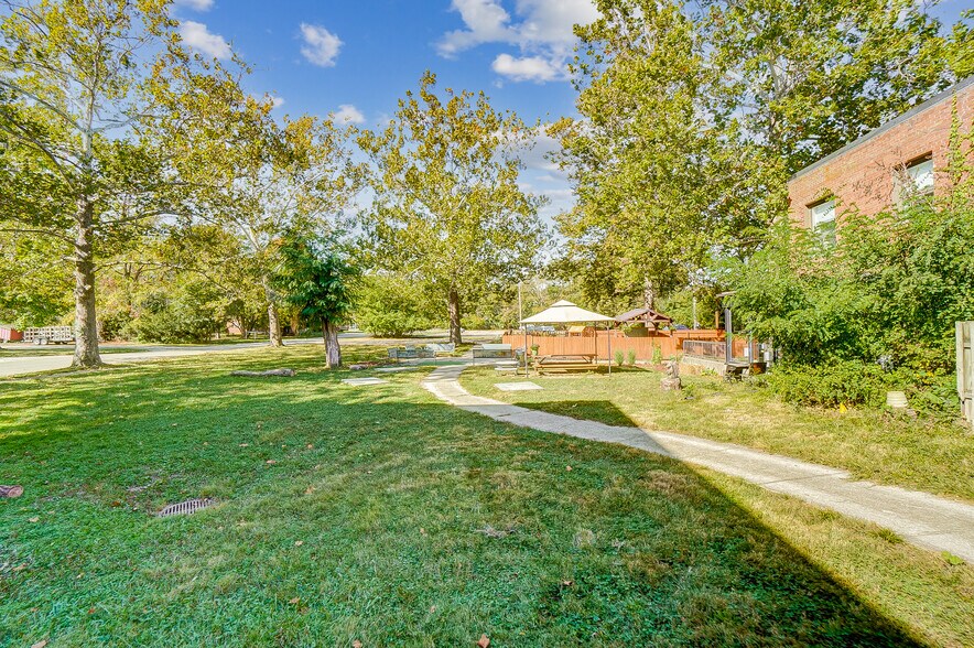 More Photos Of 800 Livermore St, Yellow Springs Research And Development For Sale