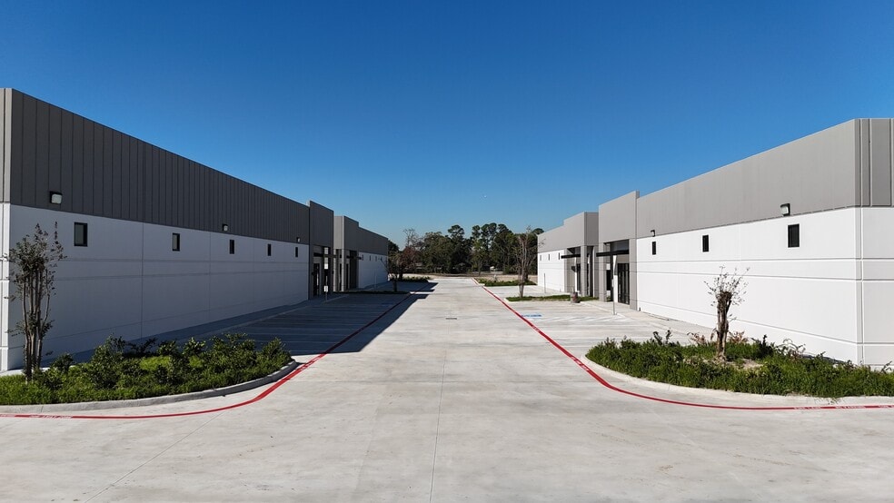 More Photos Of 14815 Lee Rd, Houston Warehouse For Sale