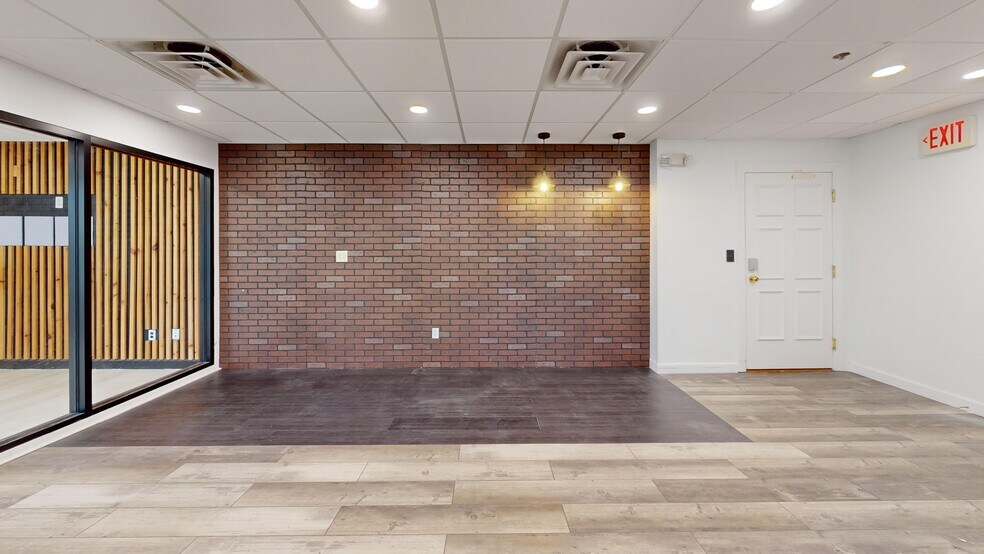 More Photos Of 8 Cedar St, Woburn Medical For Sale