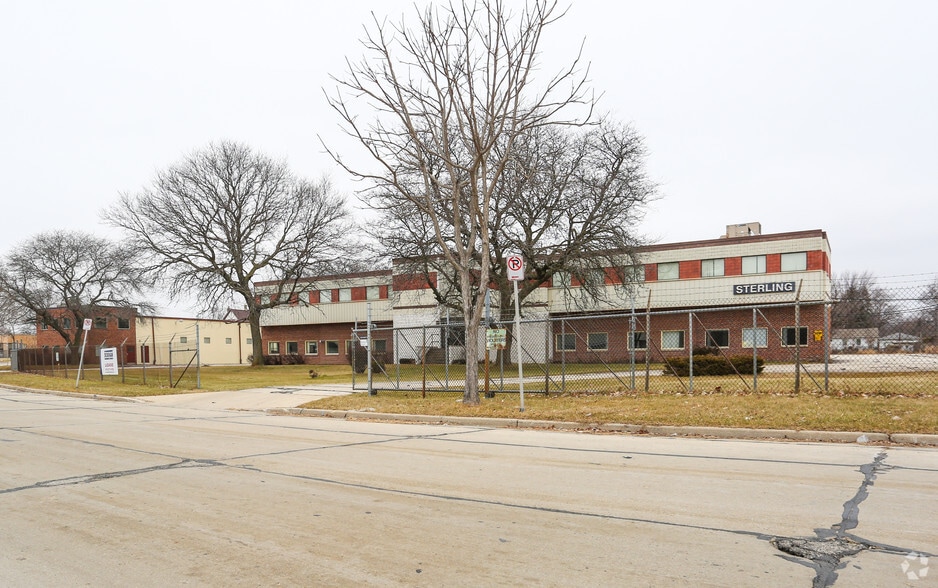 More Photos Of 5200 W Clinton Ave, Milwaukee Warehouse For Lease