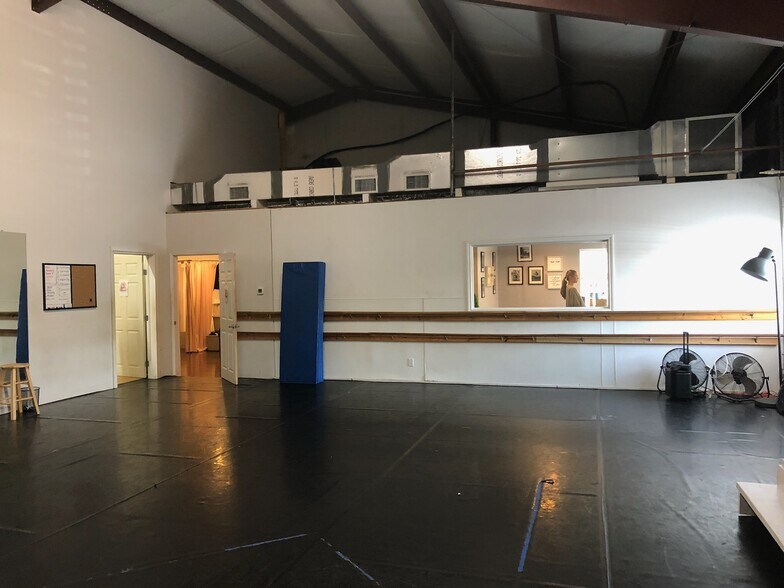 More Photos Of 14121 W Highway 290, Austin Warehouse For Sale