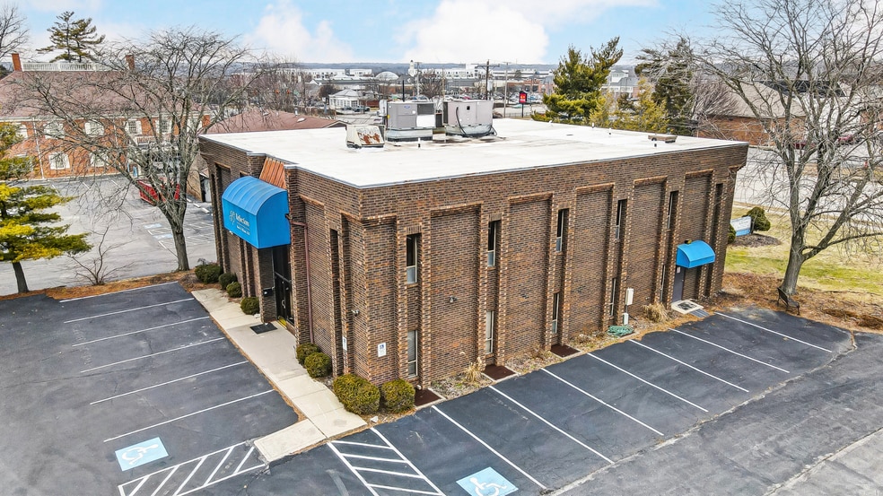 More Photos Of 47 E Wilson Bridge Rd, Columbus Office For Lease