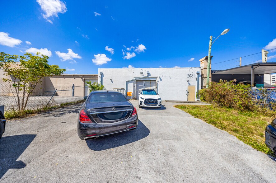 More Photos Of 2081 NW 7th Ave, Miami Warehouse For Sale