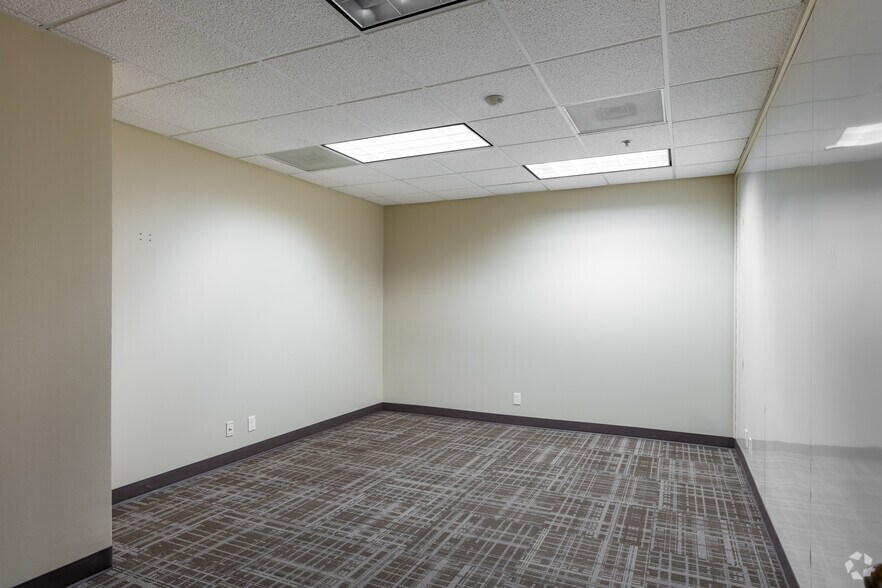 More Photos Of 508 W Wall St, Midland Office For Lease