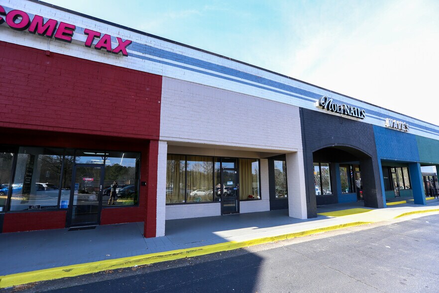 More Photos Of 8610 Roswell Rd, Atlanta Unknown For Lease