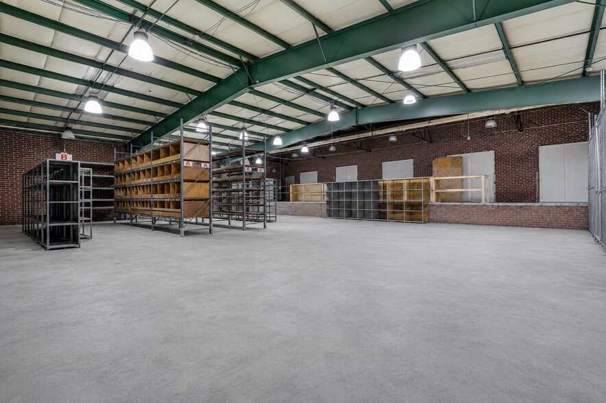 More Photos Of 211 N Pleasantburg Dr, Greenville Light Manufacturing For Sale
