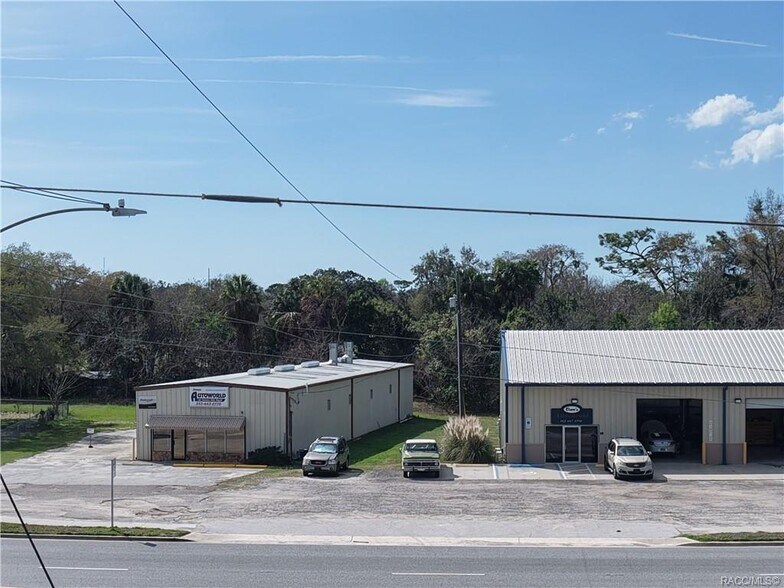 More Photos Of 8 Highway 19 N, Inglis Warehouse For Sale
