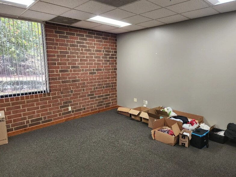 More Photos Of 750 Imperial Ct, Charlotte Distribution For Sale