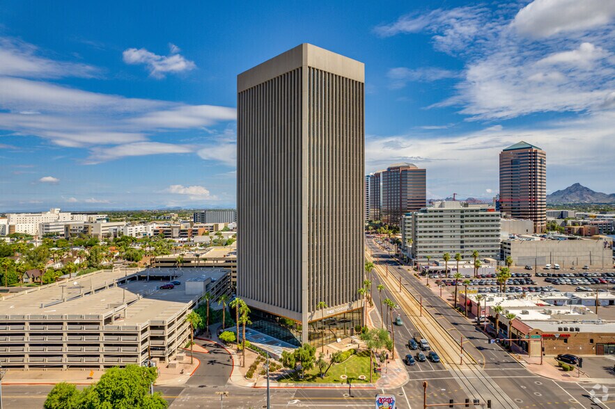 More Photos Of 2600 N Central Ave, Phoenix Office For Sale