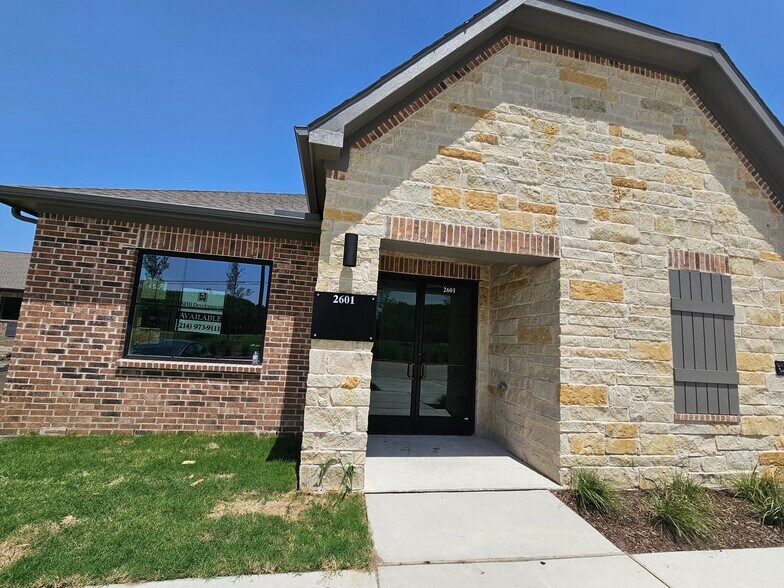 More Photos Of 2601 Little Elm Pky, Little Elm Office For Sale