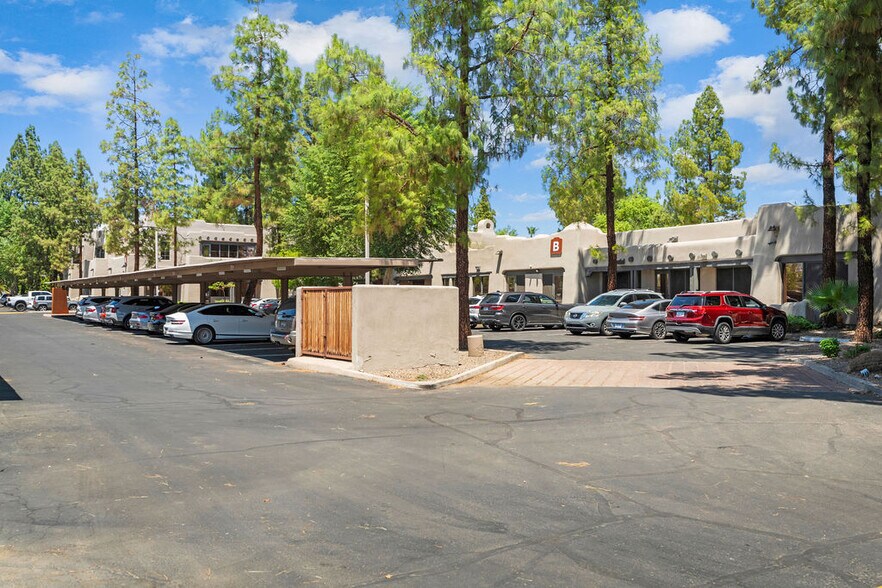 More Photos Of 301 E Bethany Home Rd, Phoenix Office For Lease