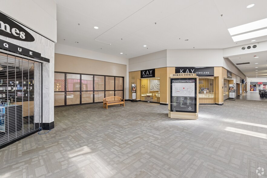 More Photos Of 4600 S Medford Dr, Lufkin General Retail For Sale