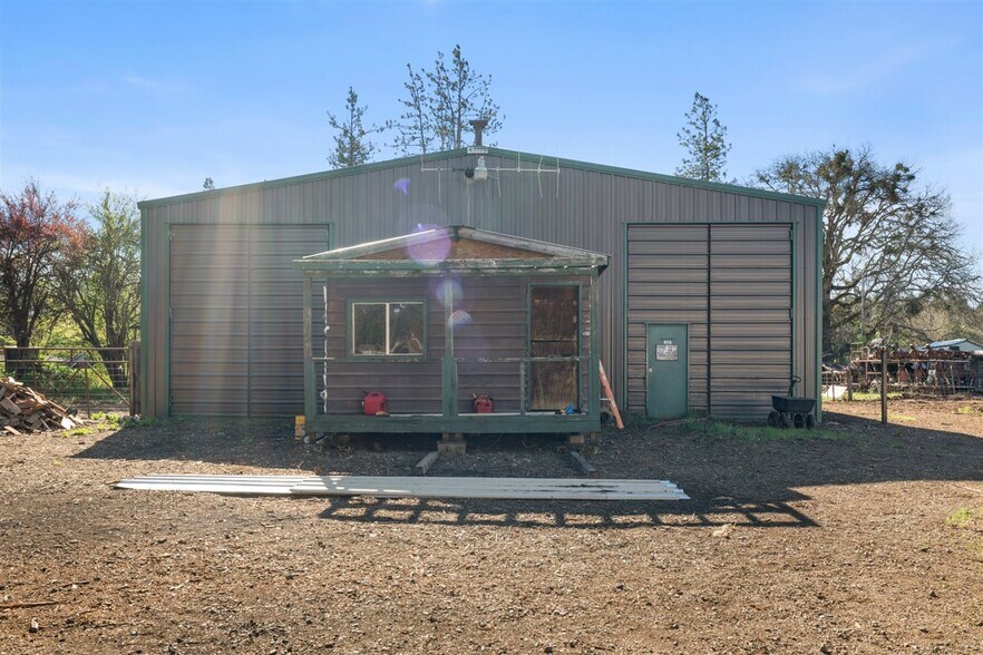 More Photos Of 125 Hogue Dr, Selma Industrial For Sale