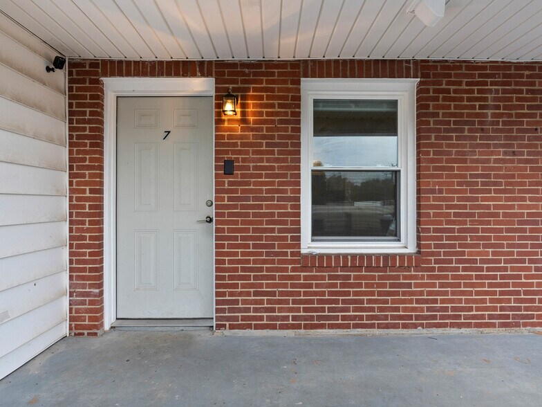 More Photos Of 671 E Court St, Marion Multifamily For Sale