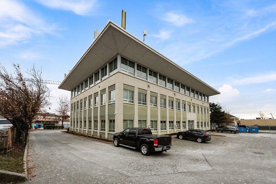 More Photos Of 6351 197th St, Langley Office For Sale