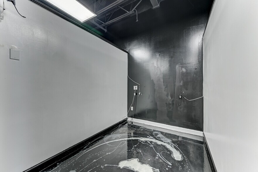 More Photos Of 324 Fm-1960 Rd, Houston General Retail For Sale