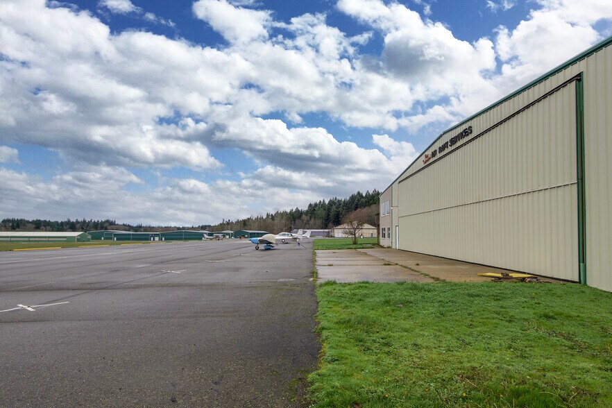 More Photos Of 191 Airport Rd, Port Townsend Airplane Hangar For Lease