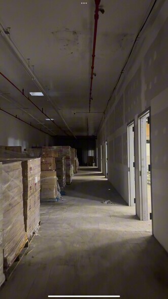 More Photos Of 8202 45th Ave, Elmhurst Supermarket For Lease